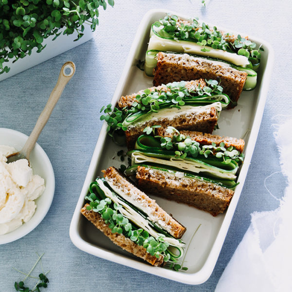 Dinkel-Käse-Sandwiches mit Senf-Microgreens - Heimgart